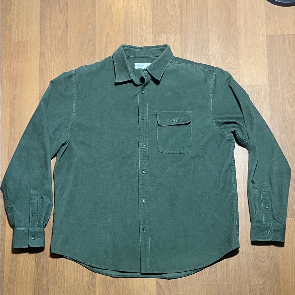 Old Navy Forest Green Men’s Casual Button-Down Shirt – Size XL – Small Stain